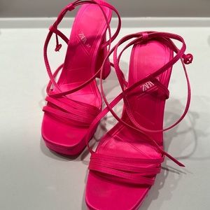 💖ZARA Trendy Strappy Chunky Platform Heel